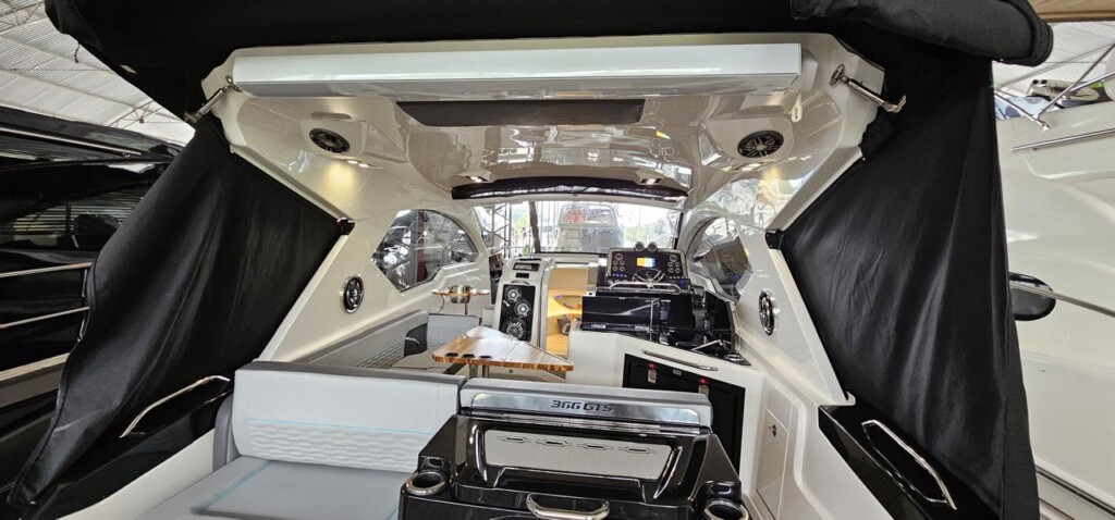 lancha interior São Paulo luxo