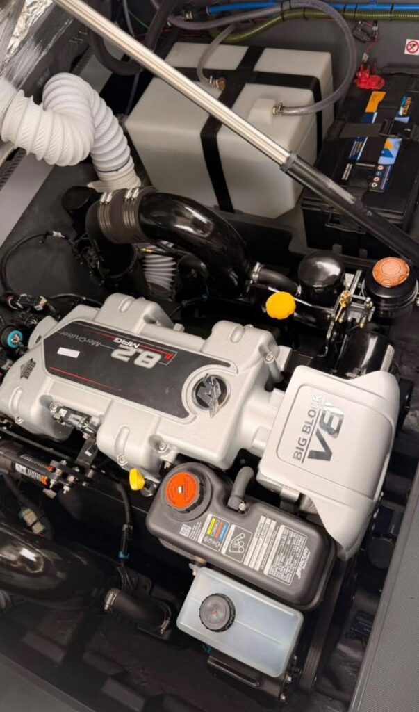 Focker 300 F-Design 2024 seminovo — foto 16