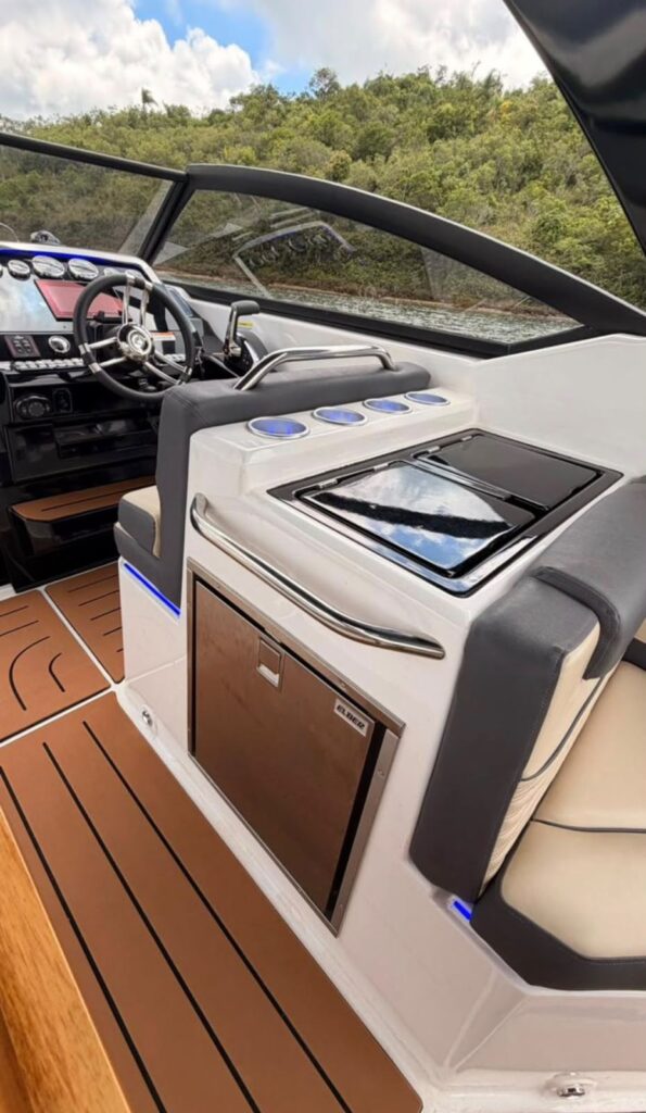 Focker 300 F-Design 2024 seminovo — foto 12