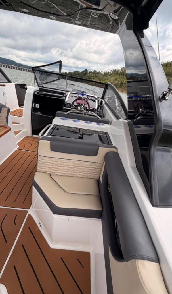 Focker 300 F-Design 2024 seminovo — foto 9