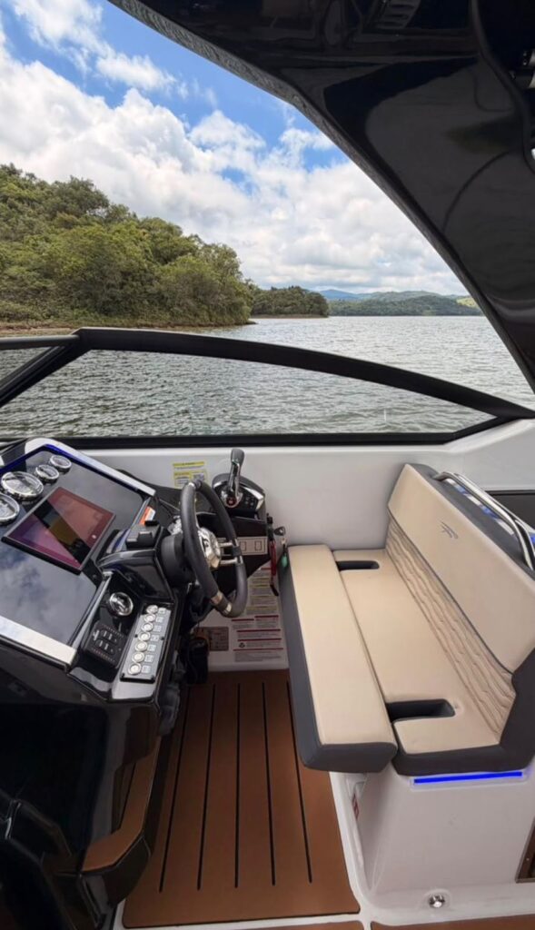 Focker 300 F-Design 2024 seminovo — foto 6
